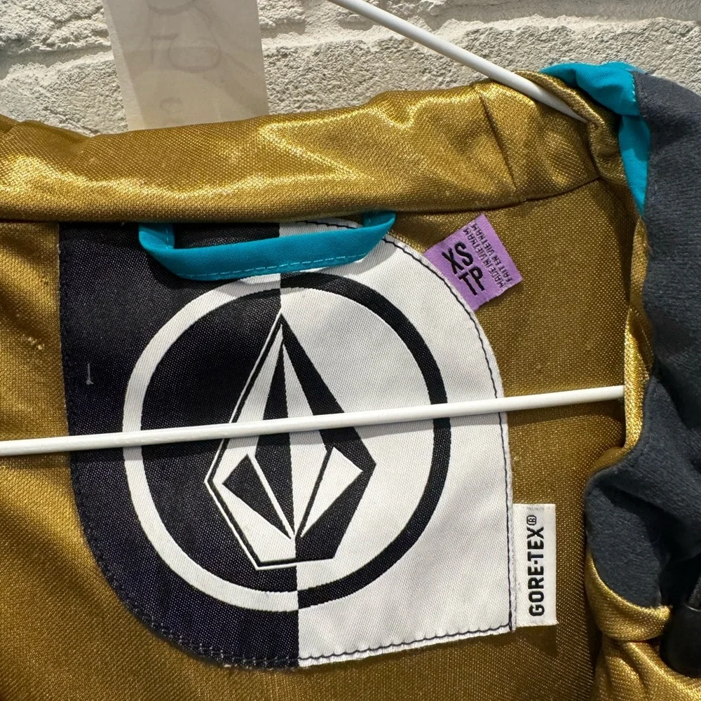 Volcom Winter Jacket - Picture 2 of 2